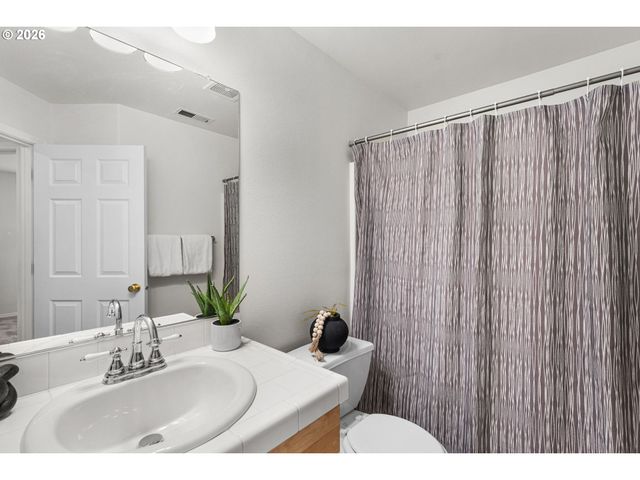 807 Se 197TH Ave, Camas, WA 98607
