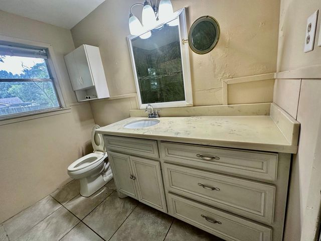 1100 Frost Street, Rosenberg, TX 77471