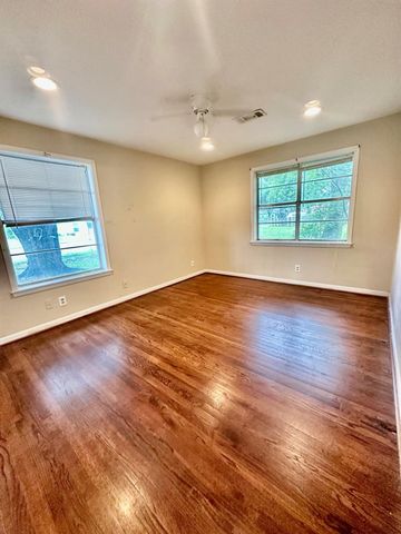 1100 Frost Street, Rosenberg, TX 77471