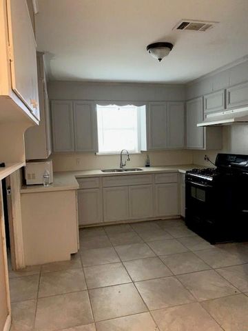 1100 Frost Street, Rosenberg, TX 77471
