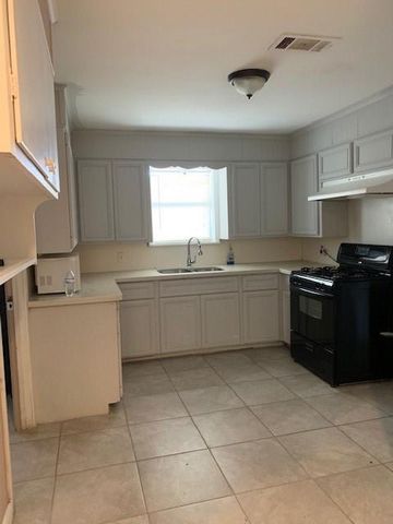 1100 Frost Street, Rosenberg, TX 77471
