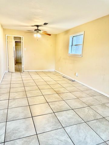1100 Frost Street, Rosenberg, TX 77471
