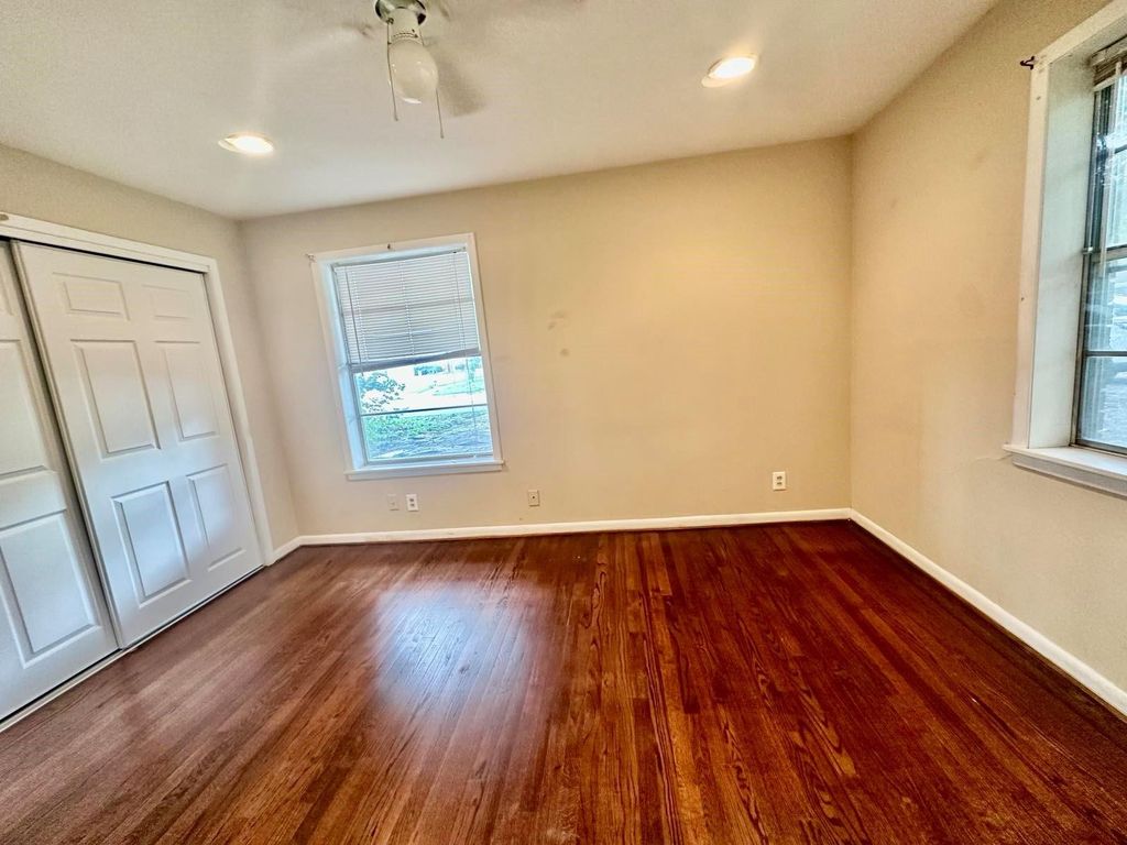 1100 Frost Street, Rosenberg, TX 77471