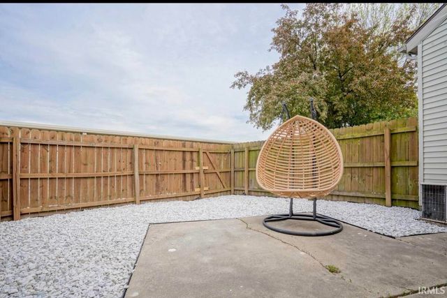 1131 Loft Cove, Evansville, IN 47715