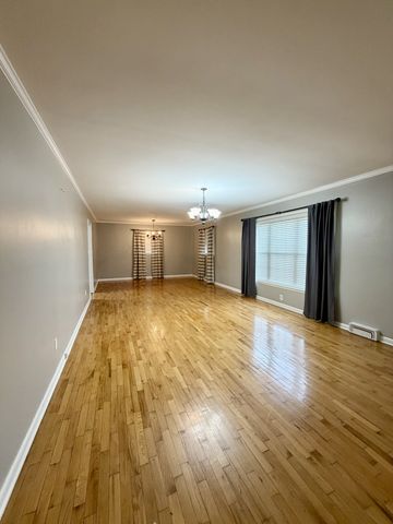 417 7th St, Lawrenceburg, TN 38464
