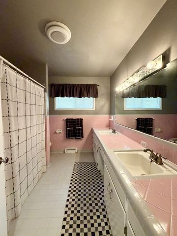 417 7th St, Lawrenceburg, TN 38464