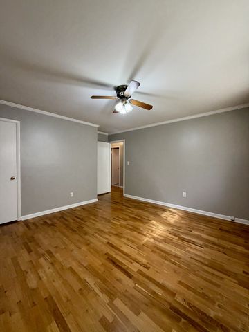 417 7th St, Lawrenceburg, TN 38464