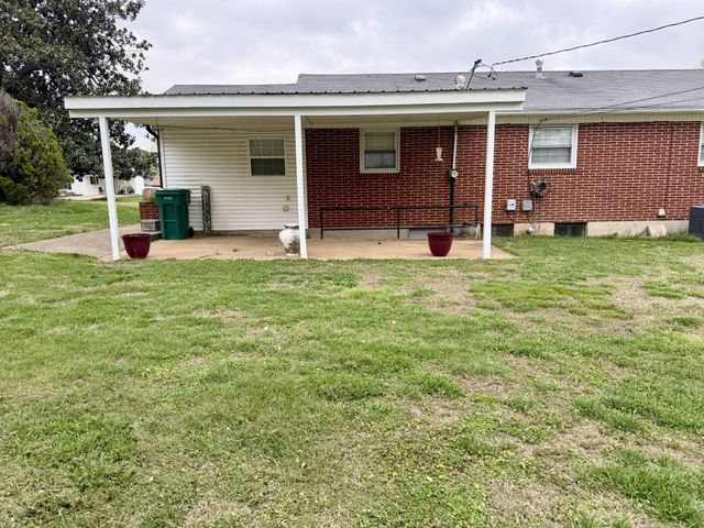 417 7th St, Lawrenceburg, TN 38464
