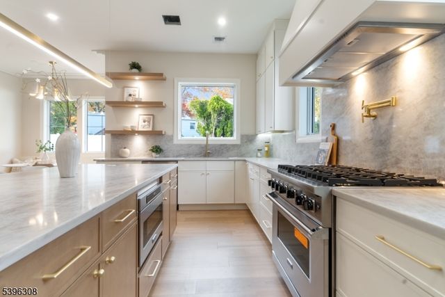 333 Harrison St, Paramus Boro, NJ 07652