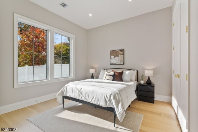 333 Harrison St, Paramus Boro, NJ 07652