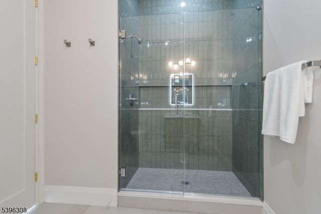 333 Harrison St, Paramus Boro, NJ 07652