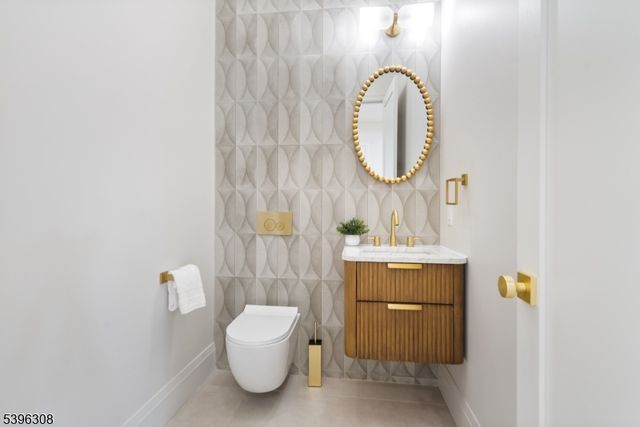 333 Harrison St, Paramus Boro, NJ 07652