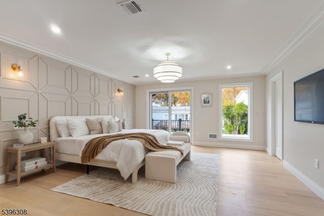 333 Harrison St, Paramus Boro, NJ 07652