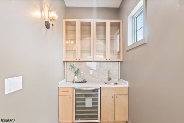 333 Harrison St, Paramus Boro, NJ 07652