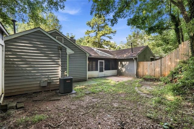 324 Farm Place Court NE, Woodstock, GA 30188