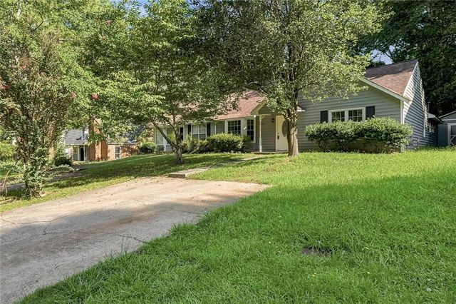 324 Farm Place Court NE, Woodstock, GA 30188
