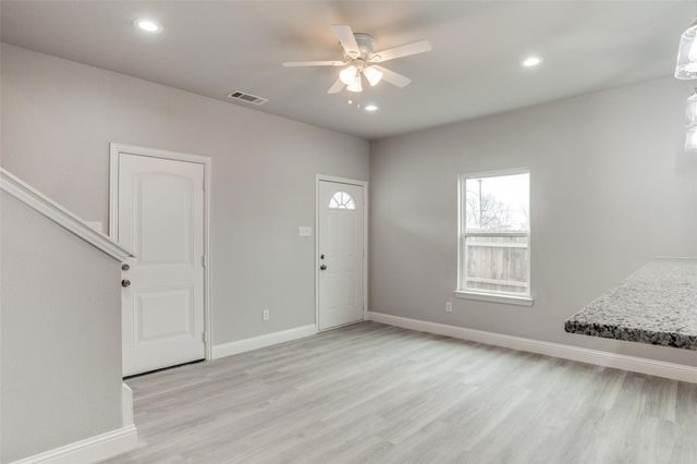 1609 Daniel Street, Fort Worth, TX 76104
