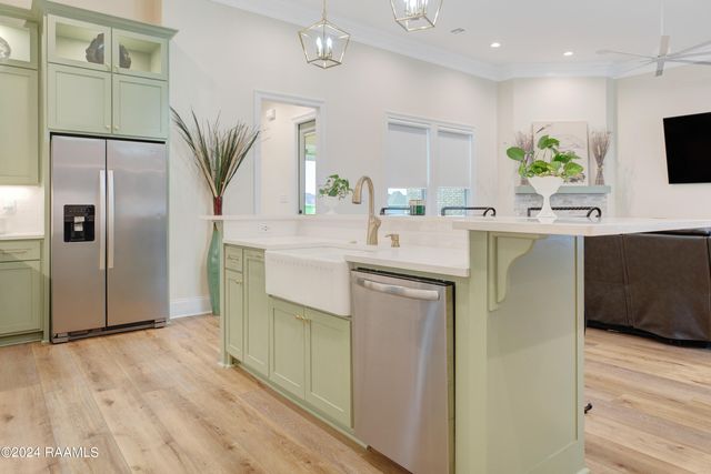 104 Travellers Palm Way, Broussard, LA 70518