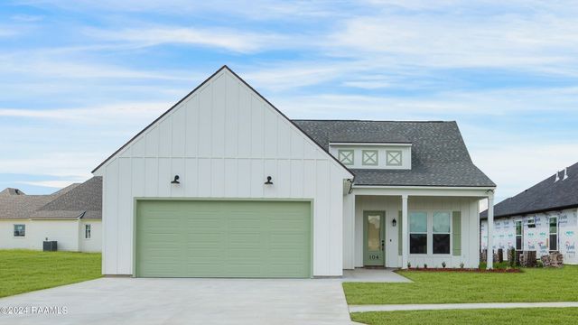 104 Travellers Palm Way, Broussard, LA 70518