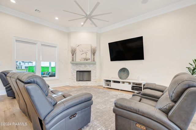 104 Travellers Palm Way, Broussard, LA 70518