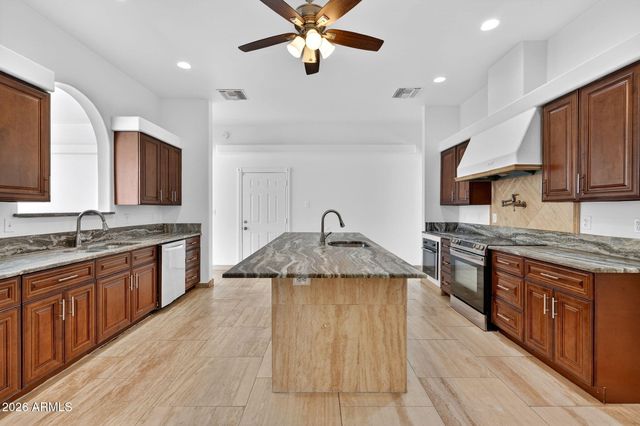 3528 N VAL VISTA Road, Apache Junction, AZ 85119