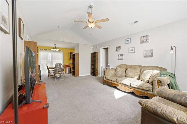 11 Franklinwood Drive, Greensboro, NC 27401