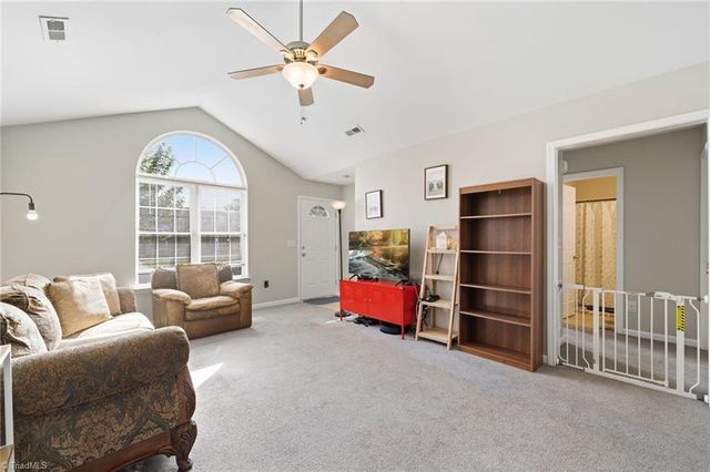 11 Franklinwood Drive, Greensboro, NC 27401