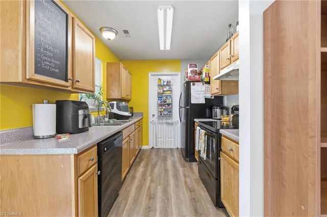 11 Franklinwood Drive, Greensboro, NC 27401