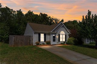 11 Franklinwood Drive, Greensboro, NC 27401