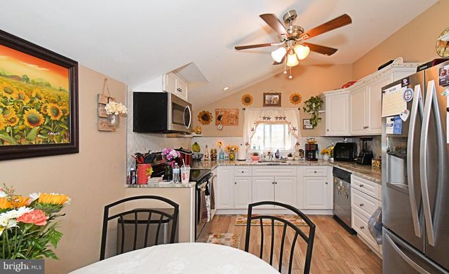 910 FERNWOOD ST, Emmaus, PA 18049