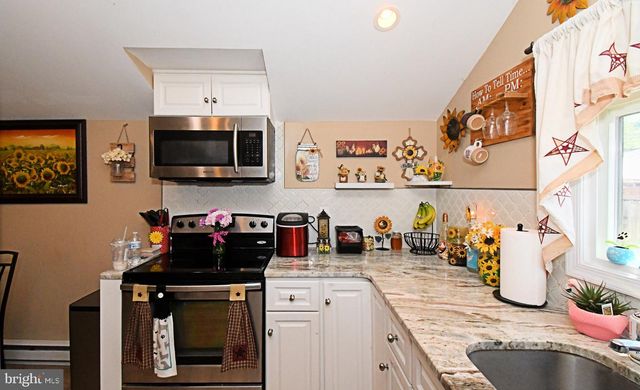 910 FERNWOOD ST, Emmaus, PA 18049