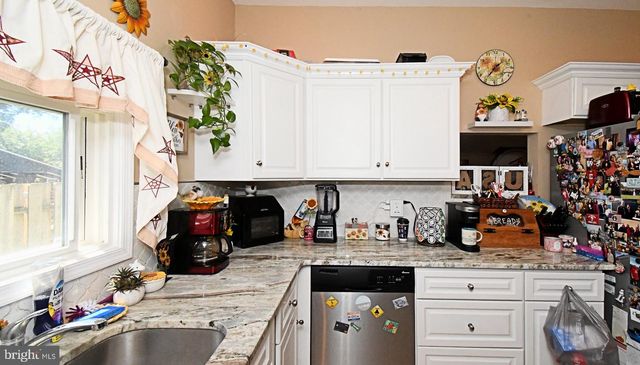 910 FERNWOOD ST, Emmaus, PA 18049