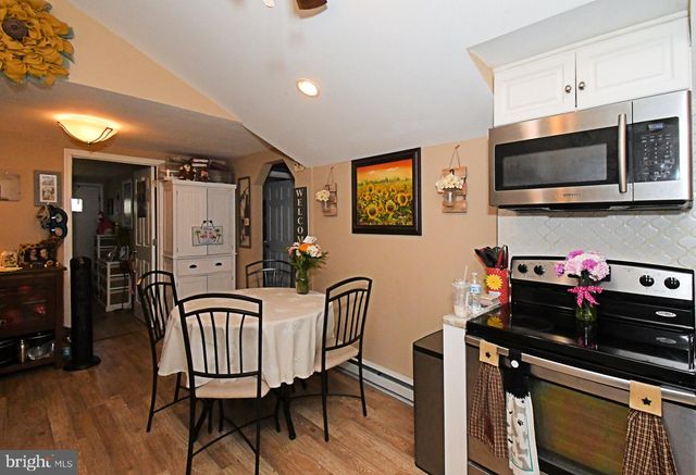 910 FERNWOOD ST, Emmaus, PA 18049