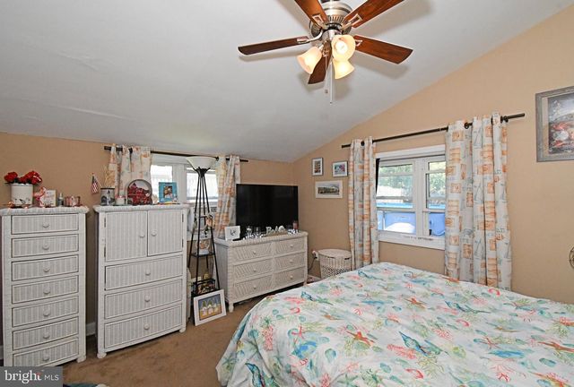 910 FERNWOOD ST, Emmaus, PA 18049