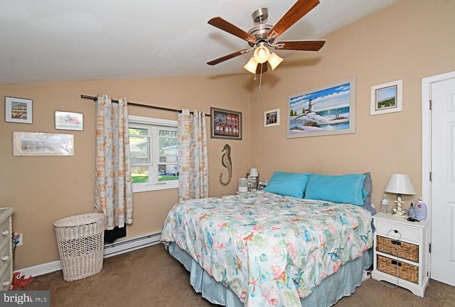 910 FERNWOOD ST, Emmaus, PA 18049