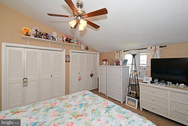 910 FERNWOOD ST, Emmaus, PA 18049