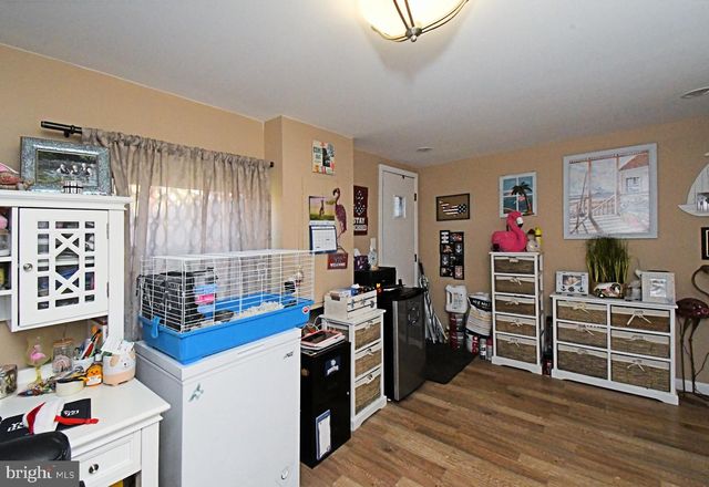 910 FERNWOOD ST, Emmaus, PA 18049