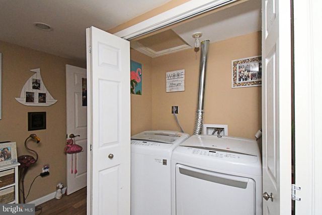 910 FERNWOOD ST, Emmaus, PA 18049