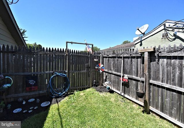 910 FERNWOOD ST, Emmaus, PA 18049