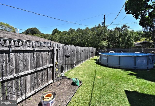 910 FERNWOOD ST, Emmaus, PA 18049