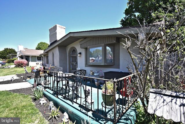 910 FERNWOOD ST, Emmaus, PA 18049