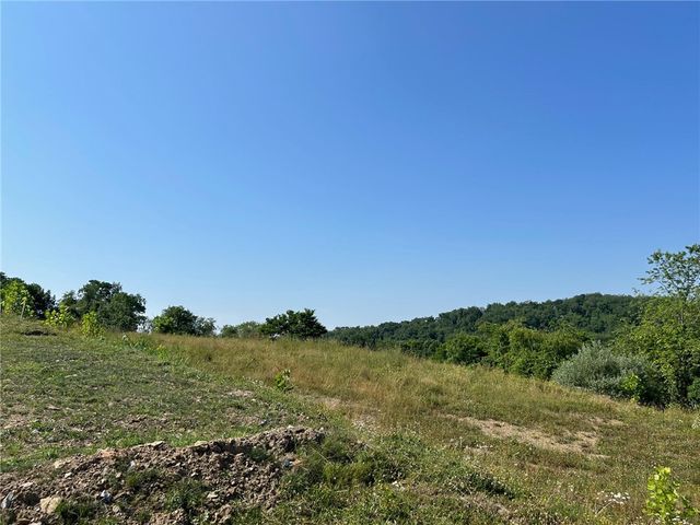 4003 Shenandoah Dr, Jefferson Hills, PA 15025