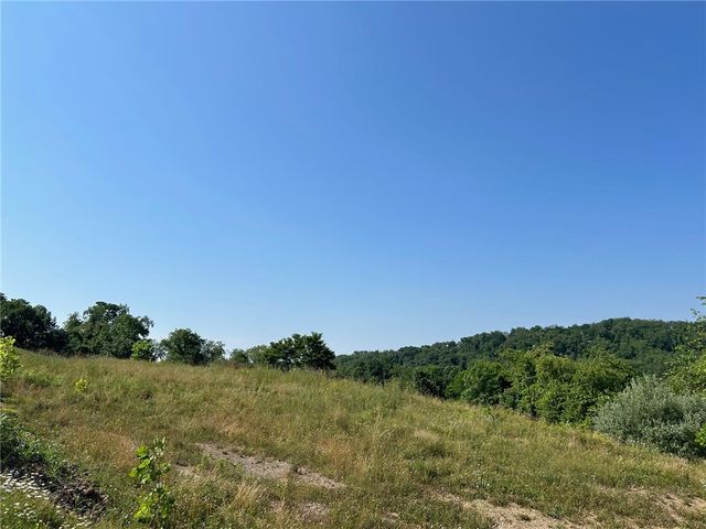 4003 Shenandoah Dr, Jefferson Hills, PA 15025