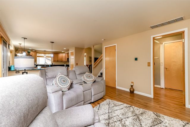 1615 57th Avenue NE, Tacoma, WA 98422