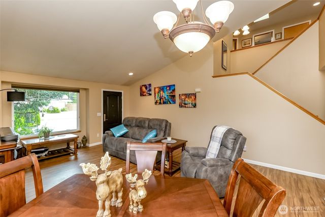 1615 57th Avenue NE, Tacoma, WA 98422