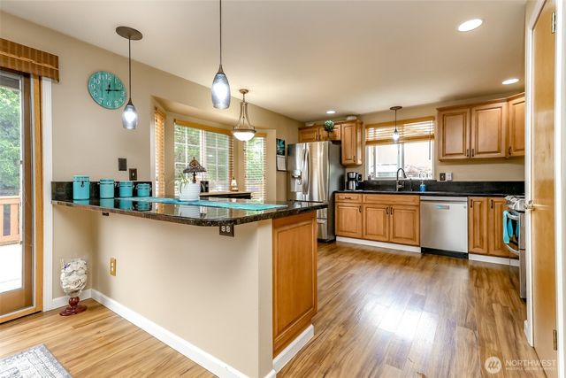 1615 57th Avenue NE, Tacoma, WA 98422