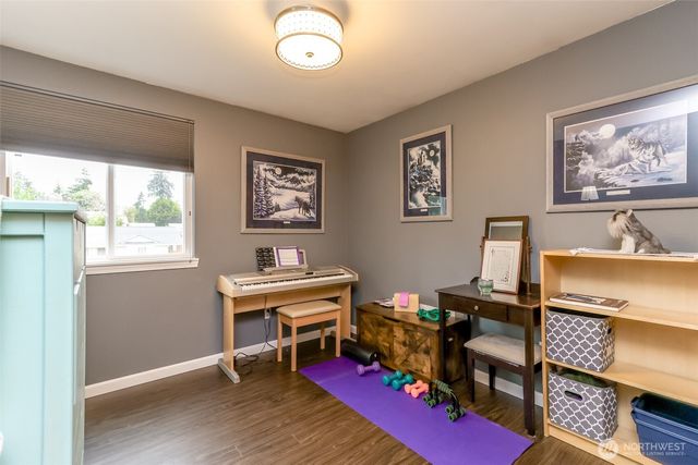 1615 57th Avenue NE, Tacoma, WA 98422