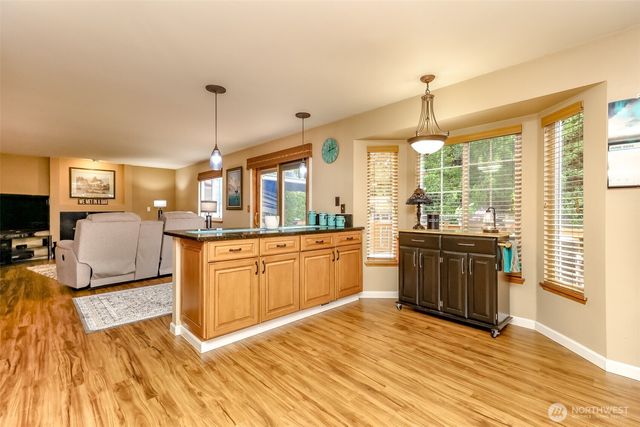 1615 57th Avenue NE, Tacoma, WA 98422