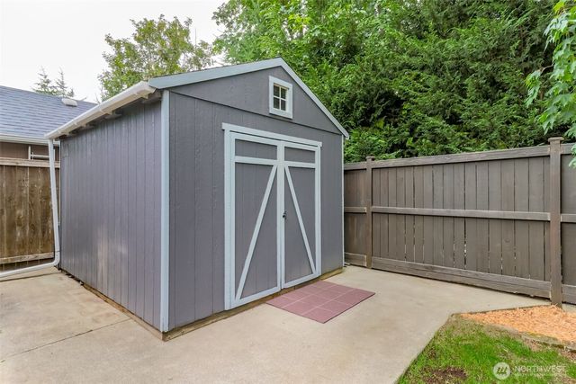 1615 57th Avenue NE, Tacoma, WA 98422