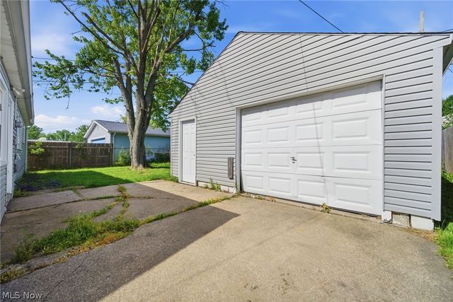 4316 Charleston Avenue, Lorain, OH 44055